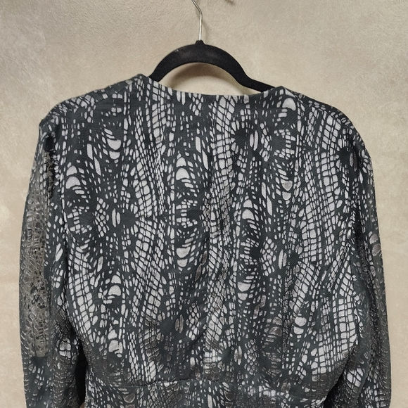 Alex Evening Black /Gray Side Tie Sheer Shell With Solid Black Lining Sx 1X NWT - Picture 7 of 16